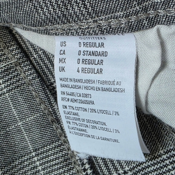 American Eagle Hi Rise Mini Skirt,  Gray Plaid, Size 0 - Picture 4 of 8